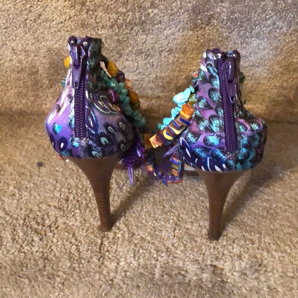 GORGEOUS! UNIQUE! MULTI COLOR HI HEEL - Picture 3 of 6